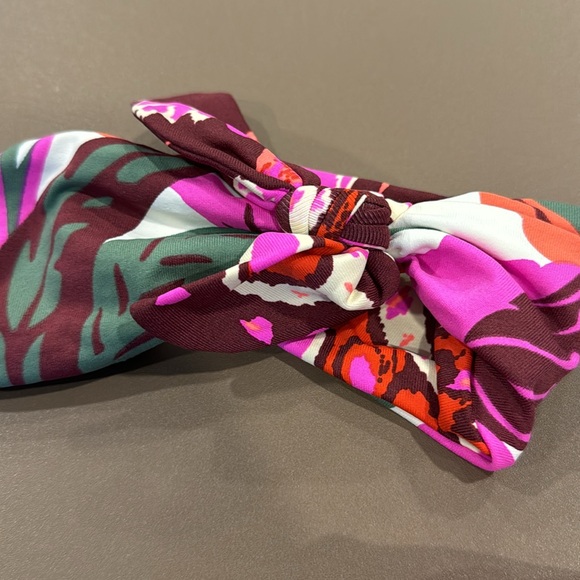 Maaji Rash guard and Hair AccessorySize 12 - Picture 3 of 4